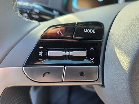 Certified 2025 Hyundai Elantra Sport image 19