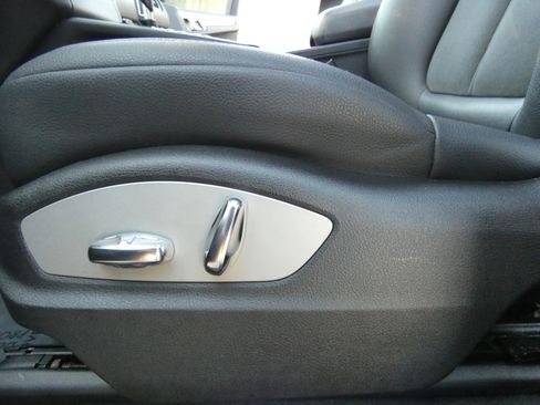 Used 2018 Porsche Macan Sport Edition image 54