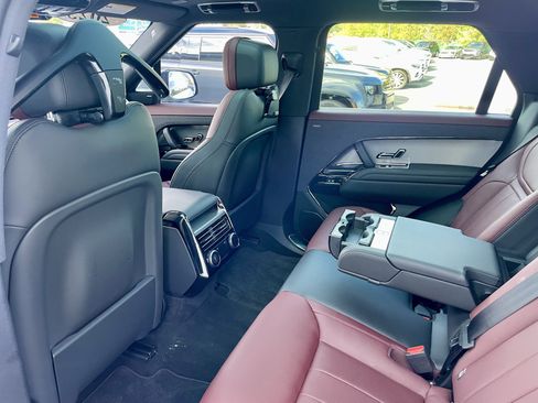 Certified 2025 Land Rover Range Rover Sport Dynamic SE image 30