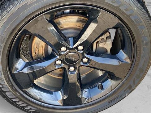 Used 2023 Jeep Grand Cherokee L Laredo image 30