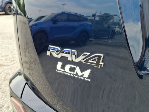 Used 2018 Toyota RAV4 LE w/ All Weather Liner Package AWD/4WD image 30