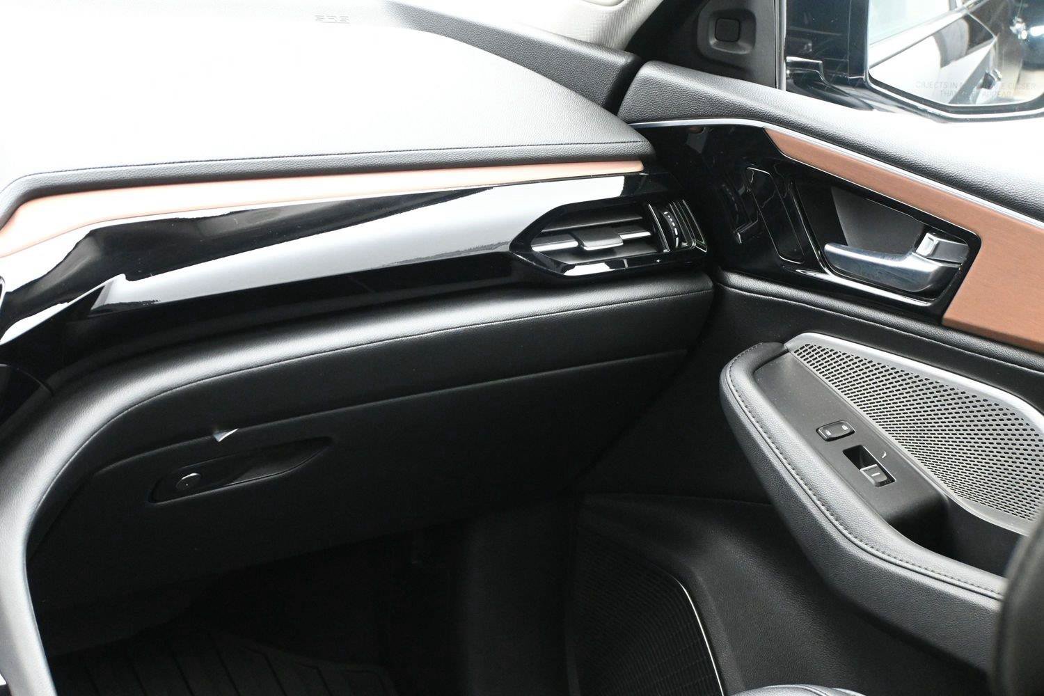 Used 2022 Acura MDX SH-AWD image 13
