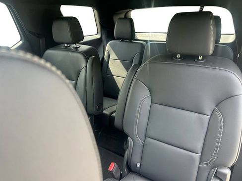 Used 2023 Chevrolet Traverse LT w/ LPO, Floor Liner Package AWD/4WD image 13