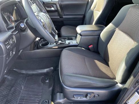 Used 2020 Toyota 4Runner TRD Off-Road AWD/4WD image 18