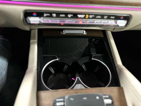 Used 2022 Mercedes-Benz GLS 450 4MATIC image 28