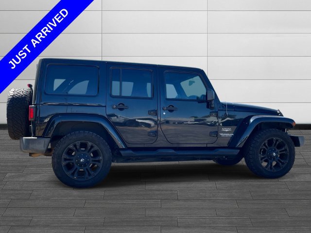 Used 2014 Jeep Wrangler Unlimited Sahara w/ Connectivity Group AWD/4WD image 2