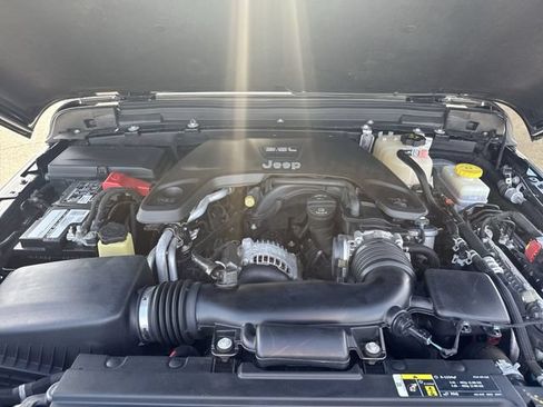 Used 2018 Jeep Wrangler Sport AWD/4WD image 26