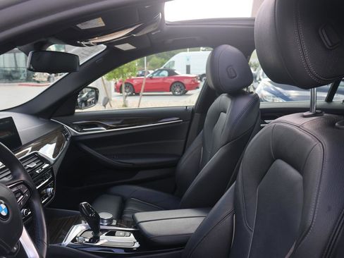 Used 2018 BMW 530i xDrive image 33