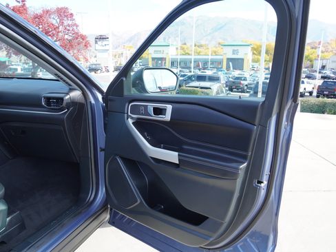 Used 2021 Ford Explorer XLT w/ Equipment Group 202A image 25