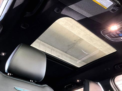 Used 2024 Jeep Grand Cherokee Trailhawk image 13