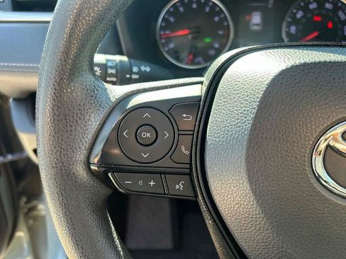 Used 2021 Toyota RAV4 XLE w/ Convenience Package FWD image 19