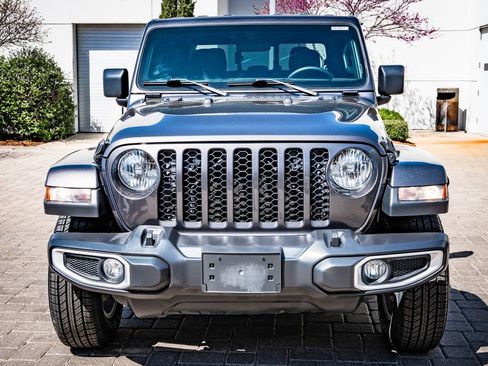 Used 2023 Jeep Gladiator Sport AWD/4WD image 2