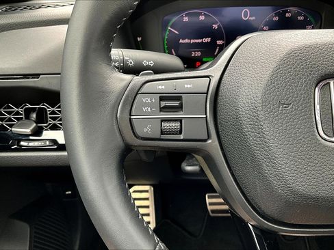 Used 2023 Honda Accord Sport image 10