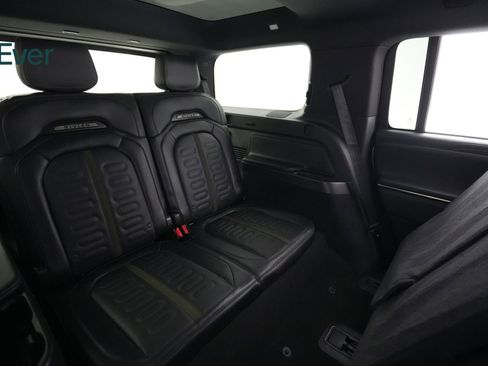 Used 2025 Rivian R1S Adventure AWD/4WD image 25