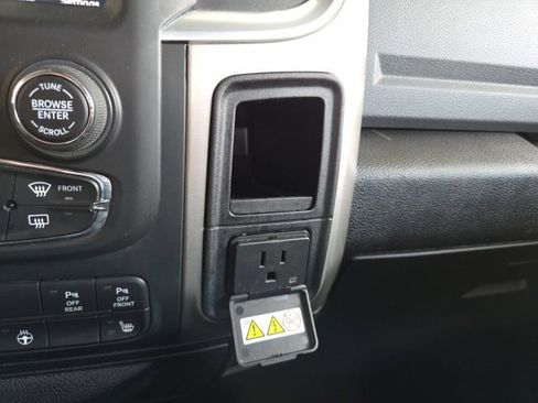 Used 2018 RAM 1500 Big Horn image 12