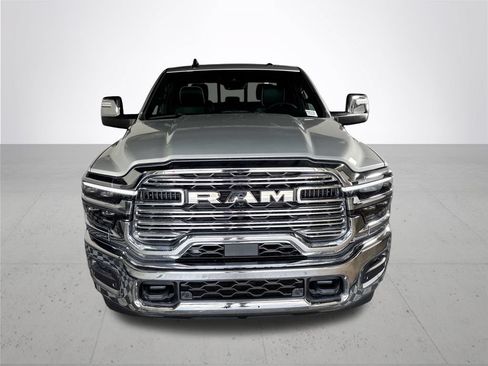 New 2026 RAM 2500 Laramie AWD/4WD image 3