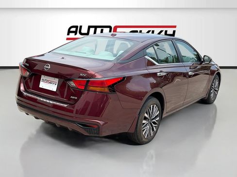 Used 2023 Nissan Altima 2.5 SV AWD/4WD image 7