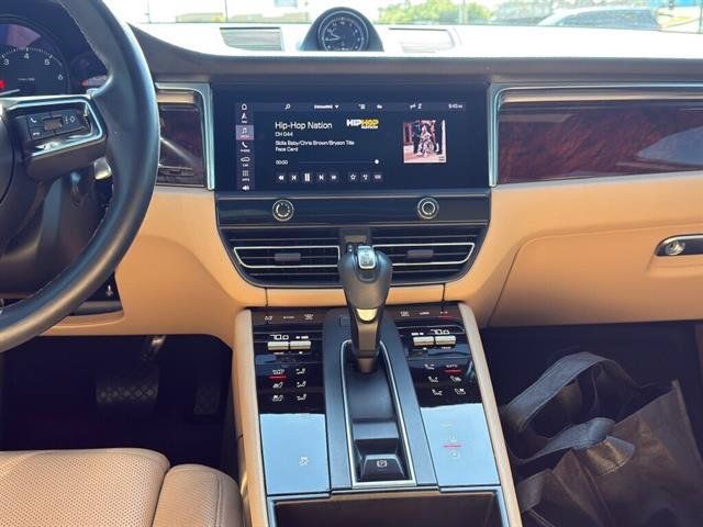 Used 2022 Porsche Macan AWD/4WD image 15