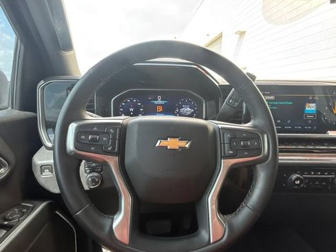 Used 2023 Chevrolet Silverado 1500 LT AWD/4WD image 19