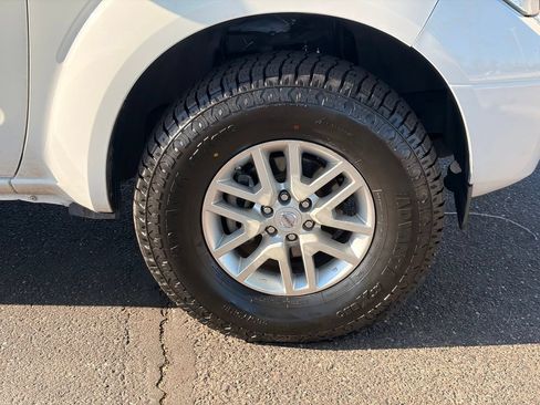 Used 2017 Nissan Frontier SV w/ SV Value Truck Package RWD image 10