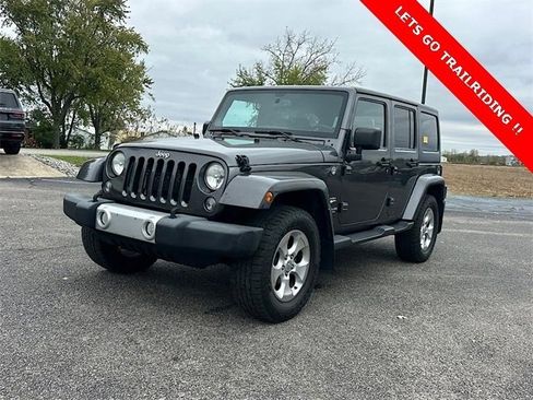 Used 2014 Jeep Wrangler Unlimited Sahara image 3