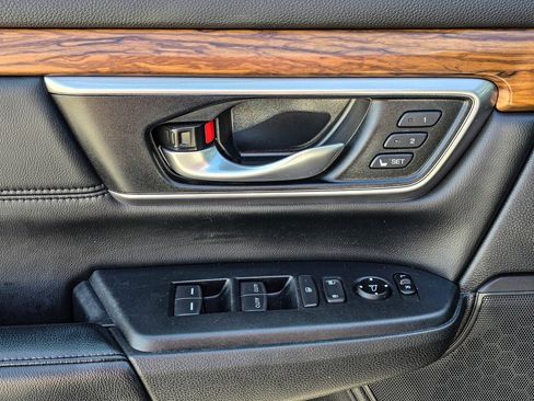 Used 2019 Honda CR-V Touring image 12
