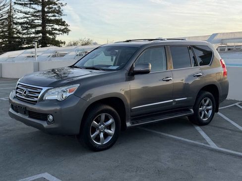 Used 2013 Lexus GX 460 Premium image 2