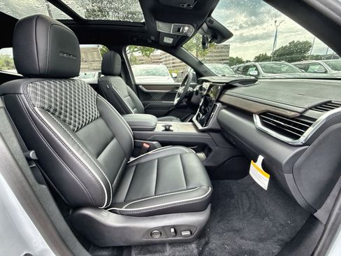 New 2026 GMC Acadia Denali w/ LPO, Floor Liner Package image 28