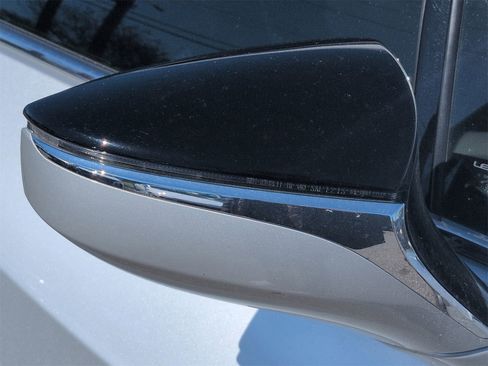 Used 2020 Lexus UX 250h w/ Premium Package image 17