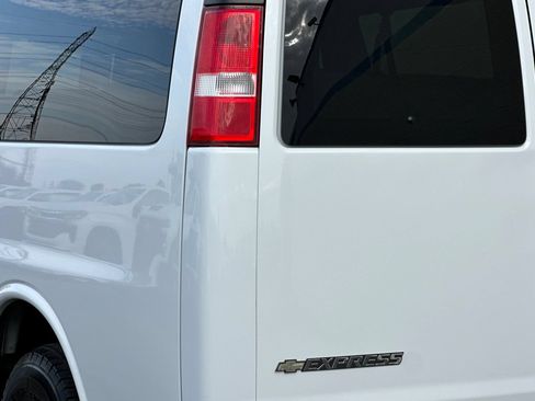 Certified 2024 Chevrolet Express 3500 LT w/ LT Preferred Equipment Group RWD image 35