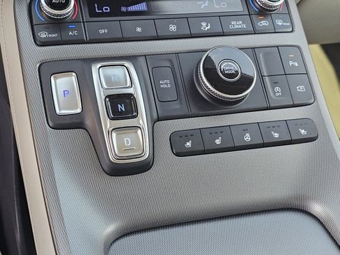 Used 2024 Hyundai Palisade Limited image 23