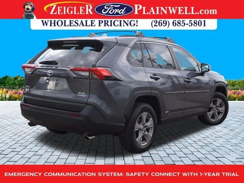 Used 2022 Toyota RAV4 XLE image 5