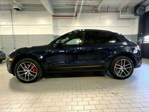 Certified 2023 Porsche Macan S image 2