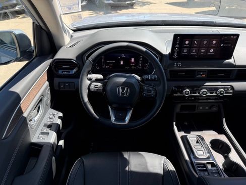 Used 2026 Honda Pilot Elite image 2