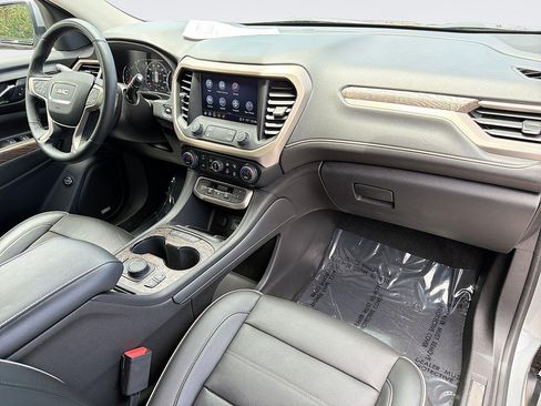 Used 2023 GMC Acadia Denali w/ Denali Technology Package FWD image 32