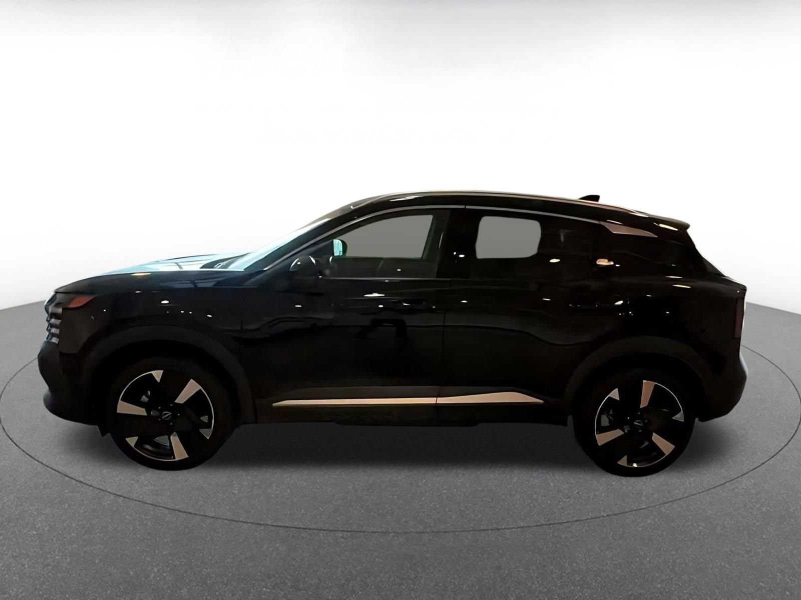 Used 2026 Nissan Kicks SR AWD/4WD image 10