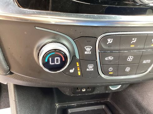 Used 2023 Chevrolet Traverse LT w/ Midnight/Sport Edition AWD/4WD image 45