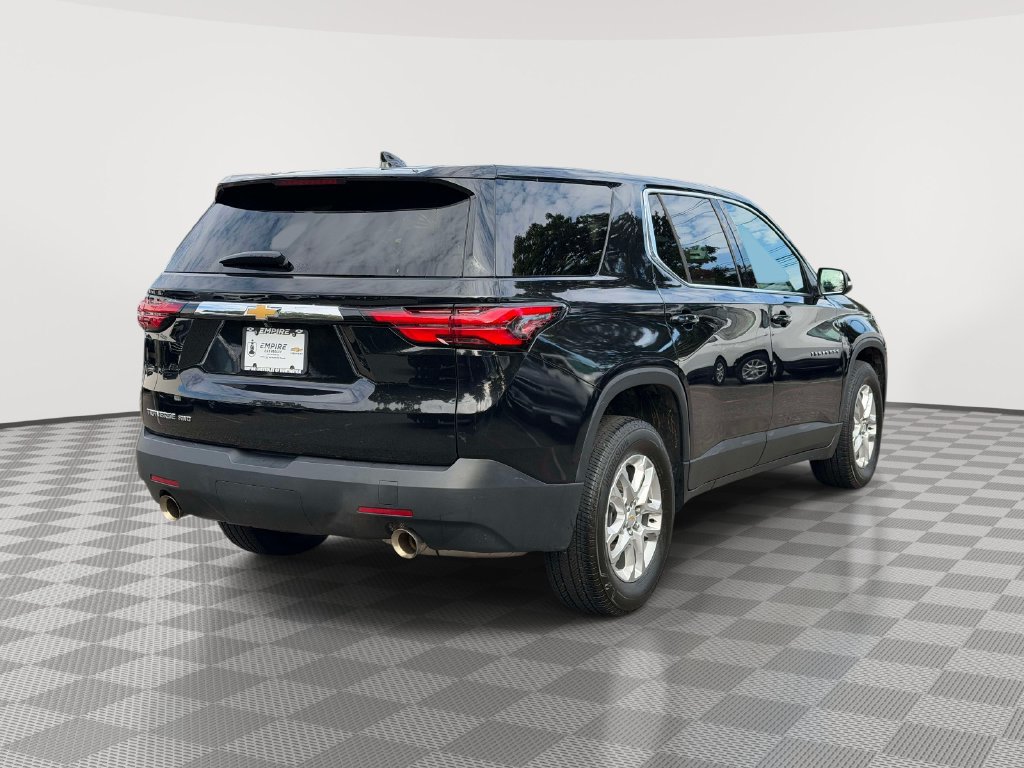 Used 2023 Chevrolet Traverse LS w/ Safety Package AWD/4WD image 3
