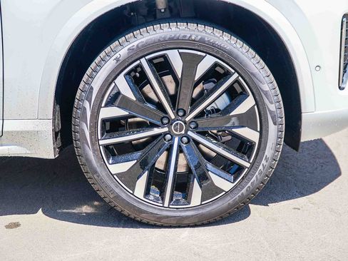 New 2026 Volvo XC90 T8 Plus w/ Protection Package Premier AWD/4WD image 9