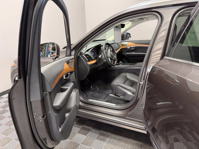 Used 2023 Volvo XC90 B6 Plus w/ Protection Package Premier AWD/4WD image 14