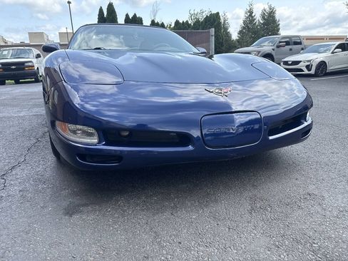 Used 2004 Chevrolet Corvette Convertible w/ Preferred Equipment Group RWD image 6