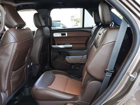Used 2021 Ford Explorer King Ranch w/ Premium Technology Package AWD/4WD image 16