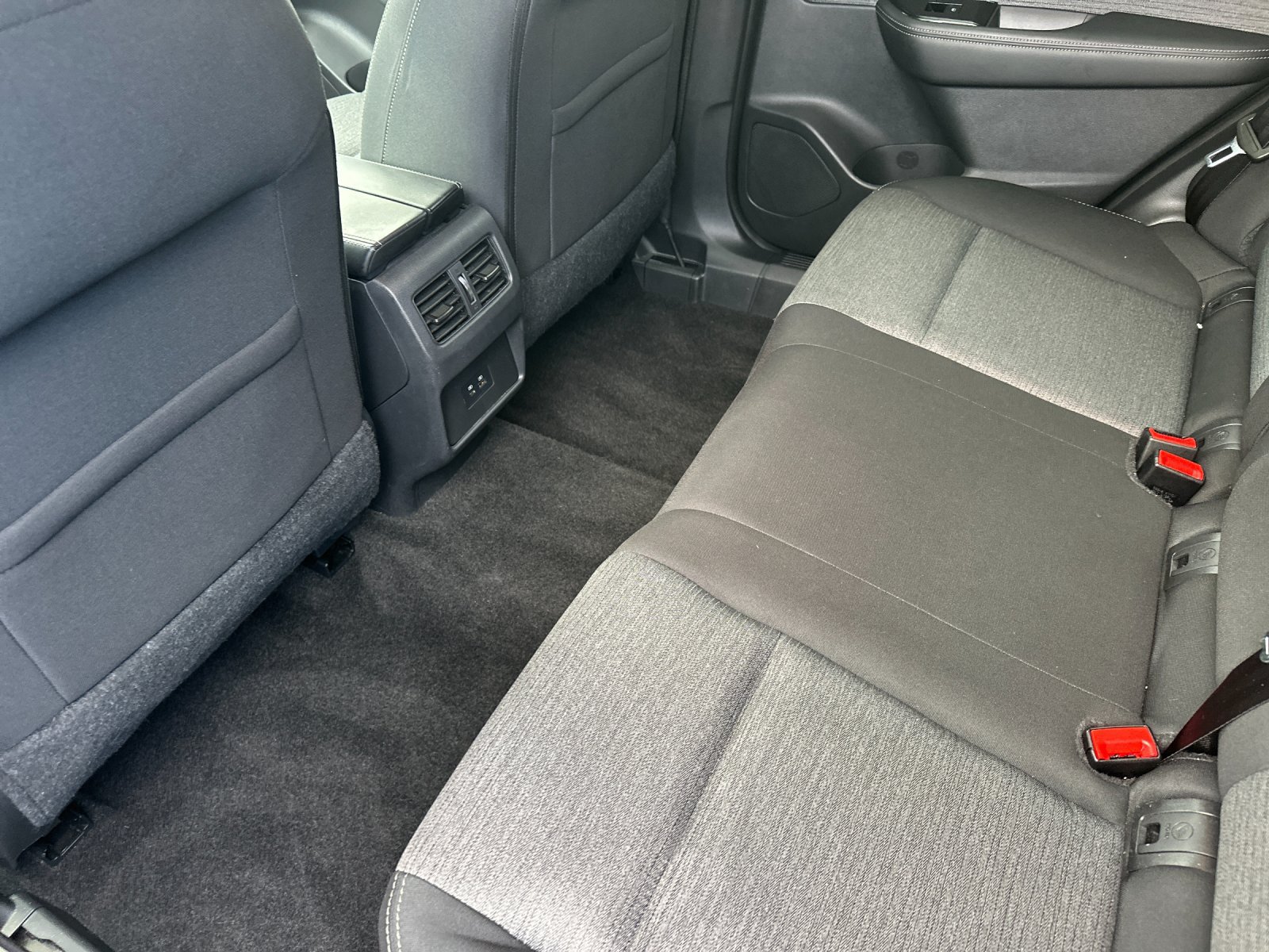 Used 2022 Nissan Rogue SV FWD image 12