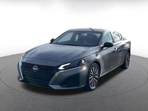 Used 2025 Nissan Altima 2.5 SV image 7