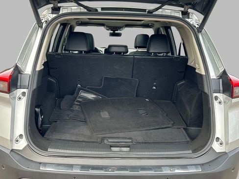 Used 2022 Nissan Rogue SL w/ SL Premium Package image 12