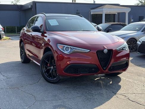 Used 2021 Alfa Romeo Stelvio Ti w/ Premium Package AWD/4WD image 4