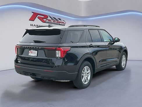 New 2026 Ford Explorer Active RWD image 12