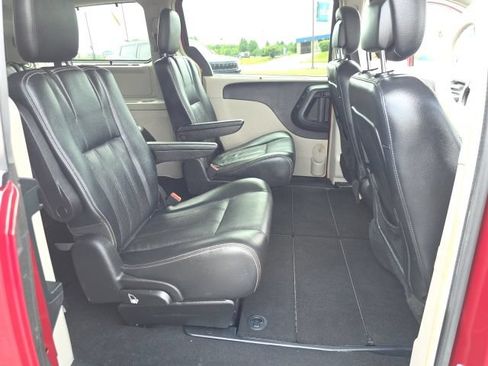 Used 2012 Chrysler Town & Country Touring-L w/ Entertainment Group #2 FWD image 44