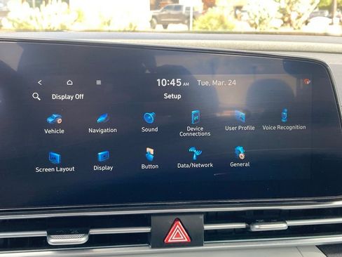 Used 2025 Hyundai Elantra Limited image 21