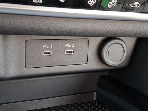 Used 2024 Nissan Rogue SV image 31